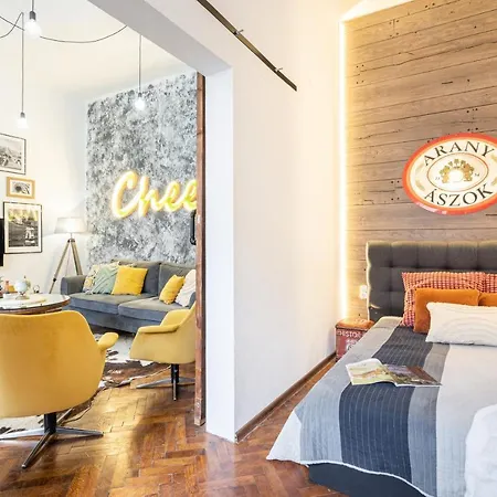 Thegreybrick - Cosy On Bright Boulevard * Budapest