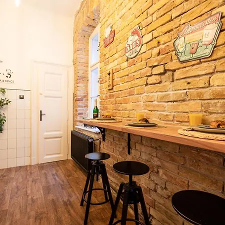 Thegreybrick - Cosy On Bright Boulevard Lejlighed *