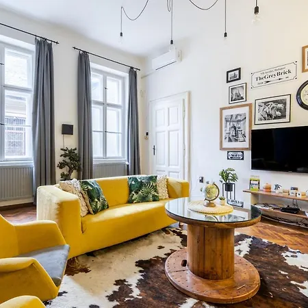 Thegreybrick - Cosy On Bright Boulevard