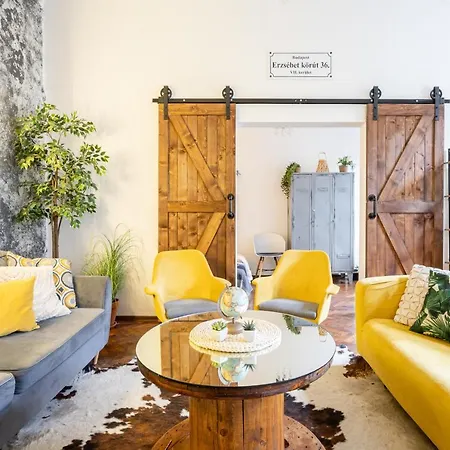 Thegreybrick - Cosy On Bright Boulevard Lejlighed